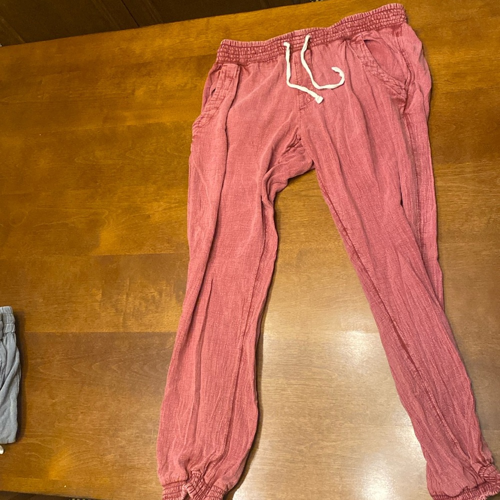 Rip Curl Woman’s Red Jogger, size Small